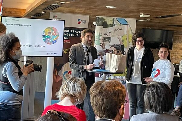 Alessia FR La-premiazione-a-Parigi